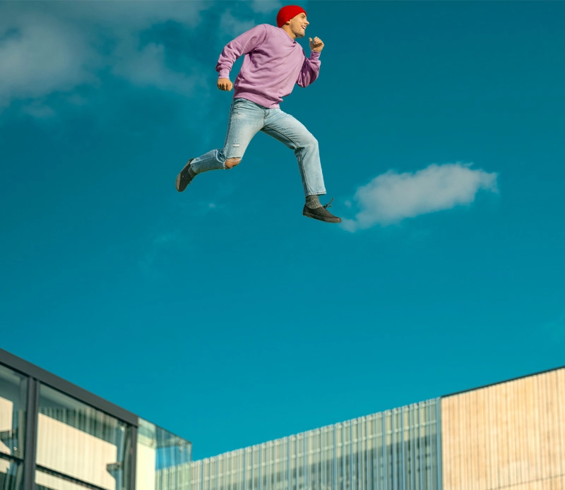 scholarships-campaign-jumping-student-mobile