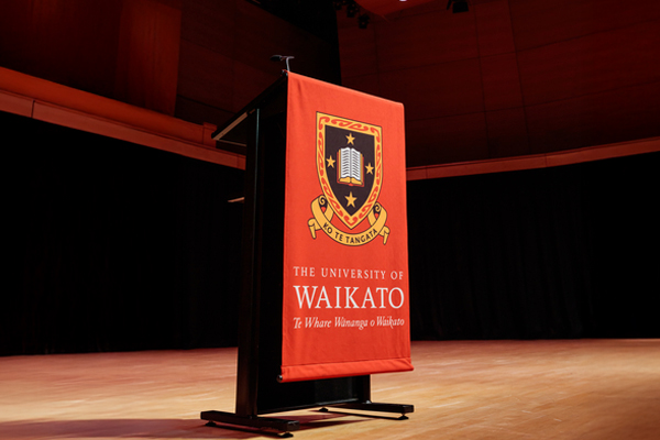 Public Lector Image 600x400