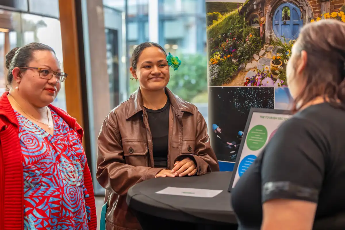 pacific students at expo
