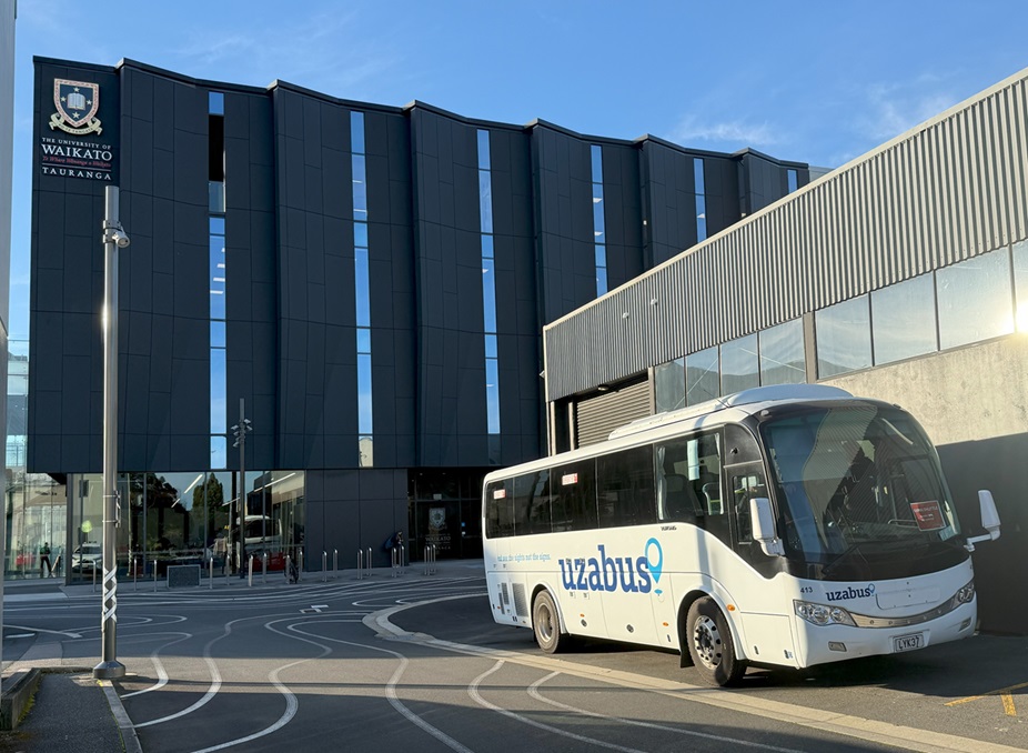 Kaimai Shuttle Bus Tauranga Hamilton